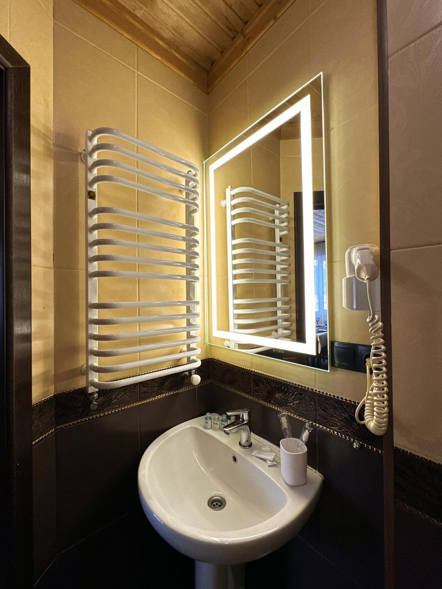 Wellland Hotel Jaremcze Zewnętrze zdjęcie